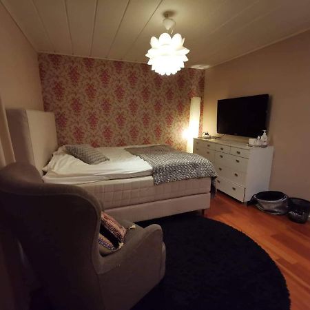Own Room With Big Bed In A Big House! Lulea Exterior photo