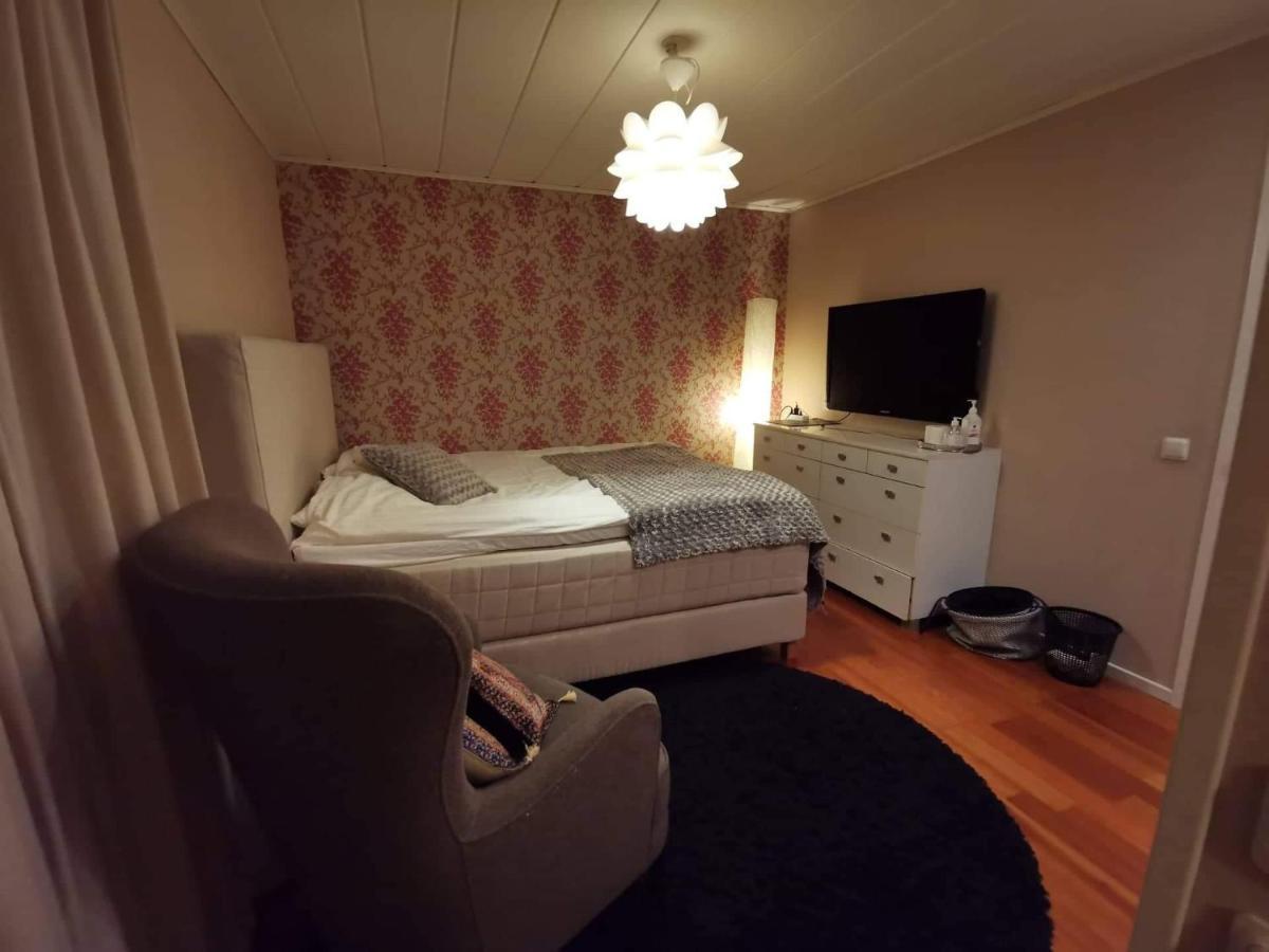 Own Room With Big Bed In A Big House! Lulea Exterior photo